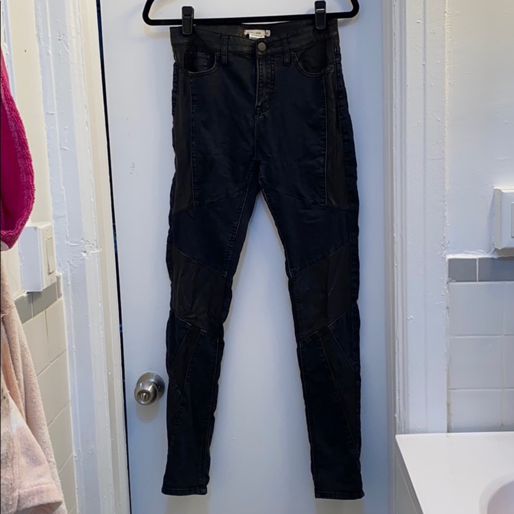 Silence+Noise Skinny Jeans with Leather Details 26